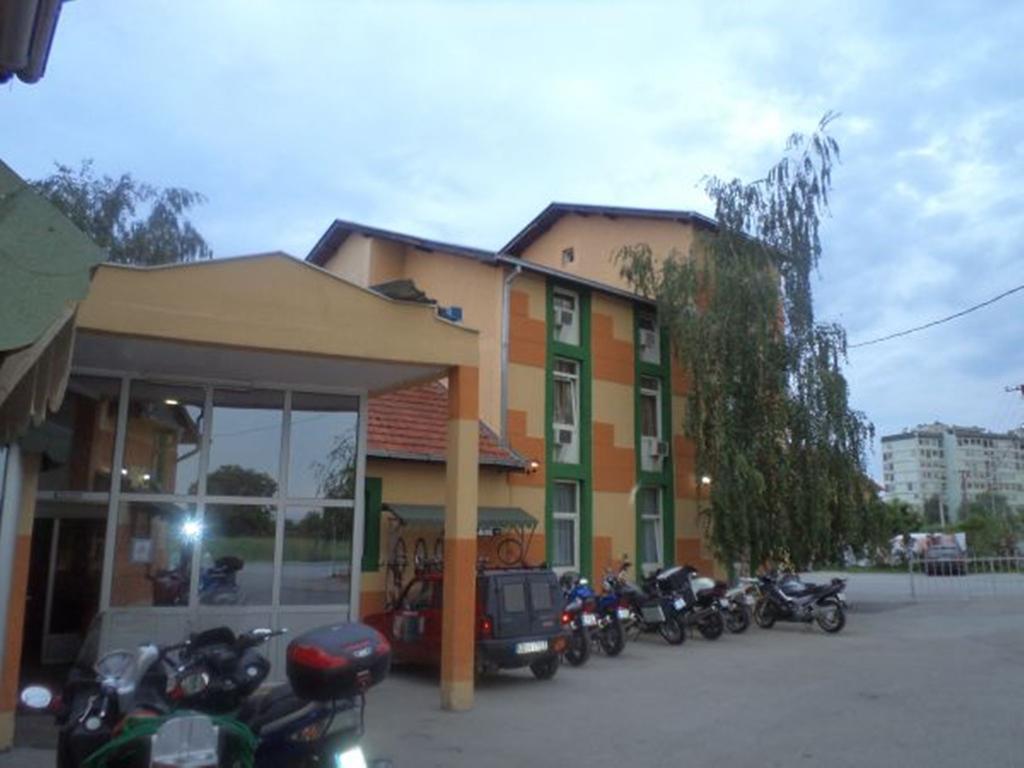 Gros Hotel - Leskovac Leskovac  Exteriér fotografie